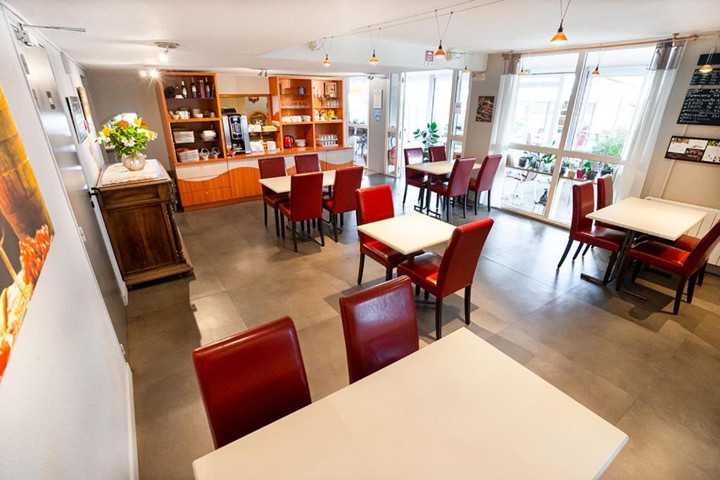 Logis Hotel- Hotel Restaurant Le Rialto ル・セケストル エクステリア 写真